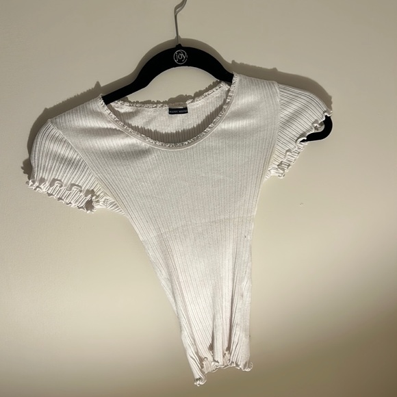 Brandy Melville, White ribbed fitted top - Picture 1 of 2